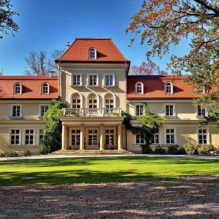 Dwor Sierakow Hotel Екстериор снимка