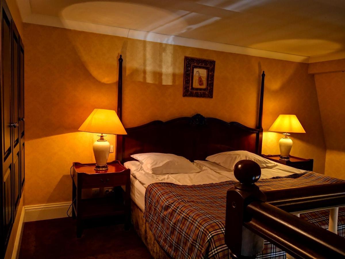 Dwor Sierakow Hotel Екстериор снимка