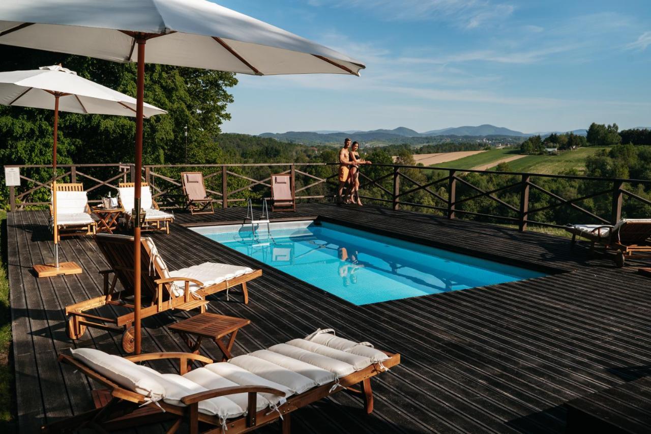Dwor Sierakow Hotel Екстериор снимка