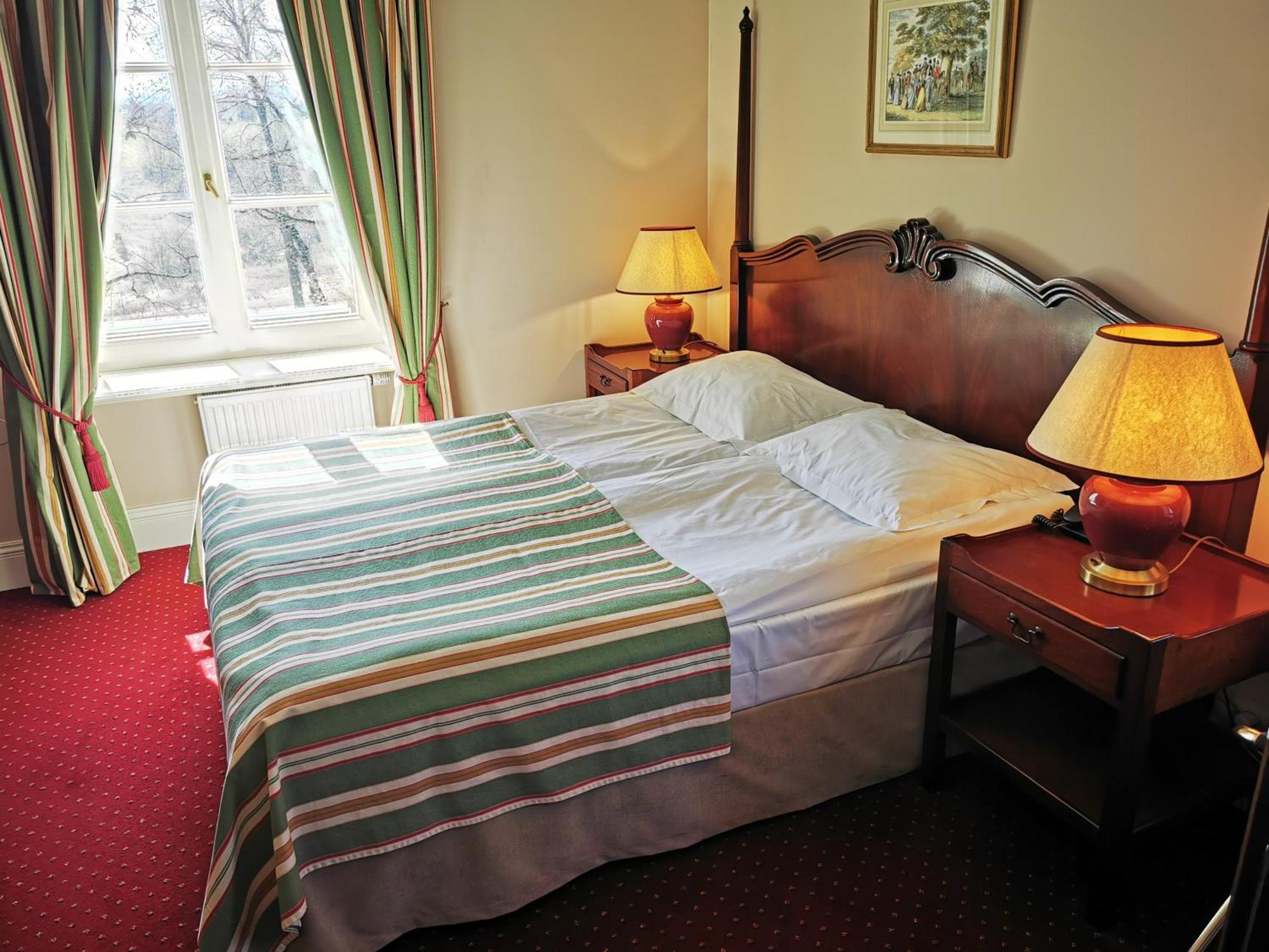 Dwor Sierakow Hotel Екстериор снимка