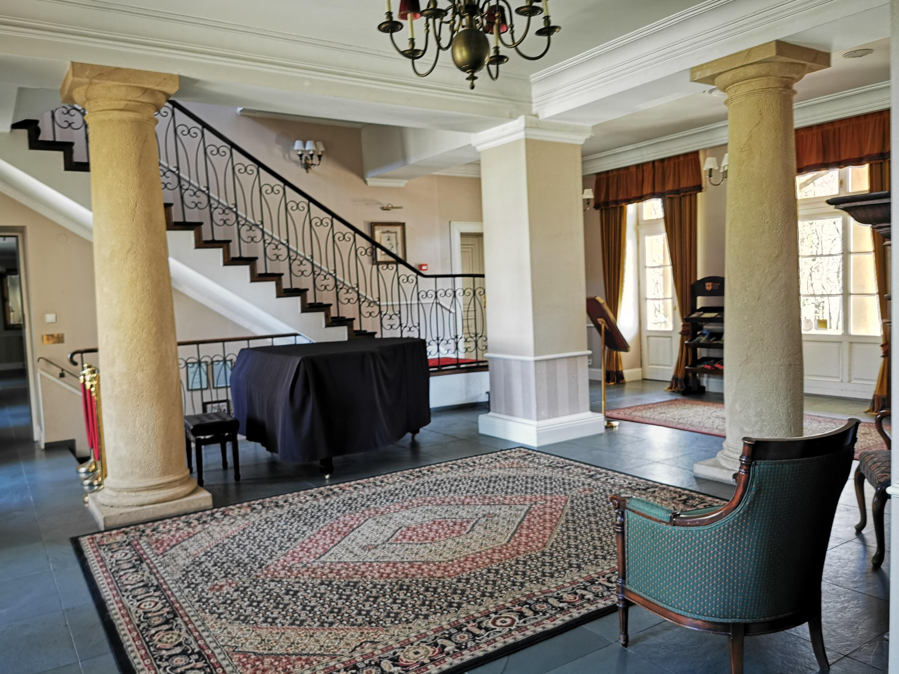 Dwor Sierakow Hotel Екстериор снимка