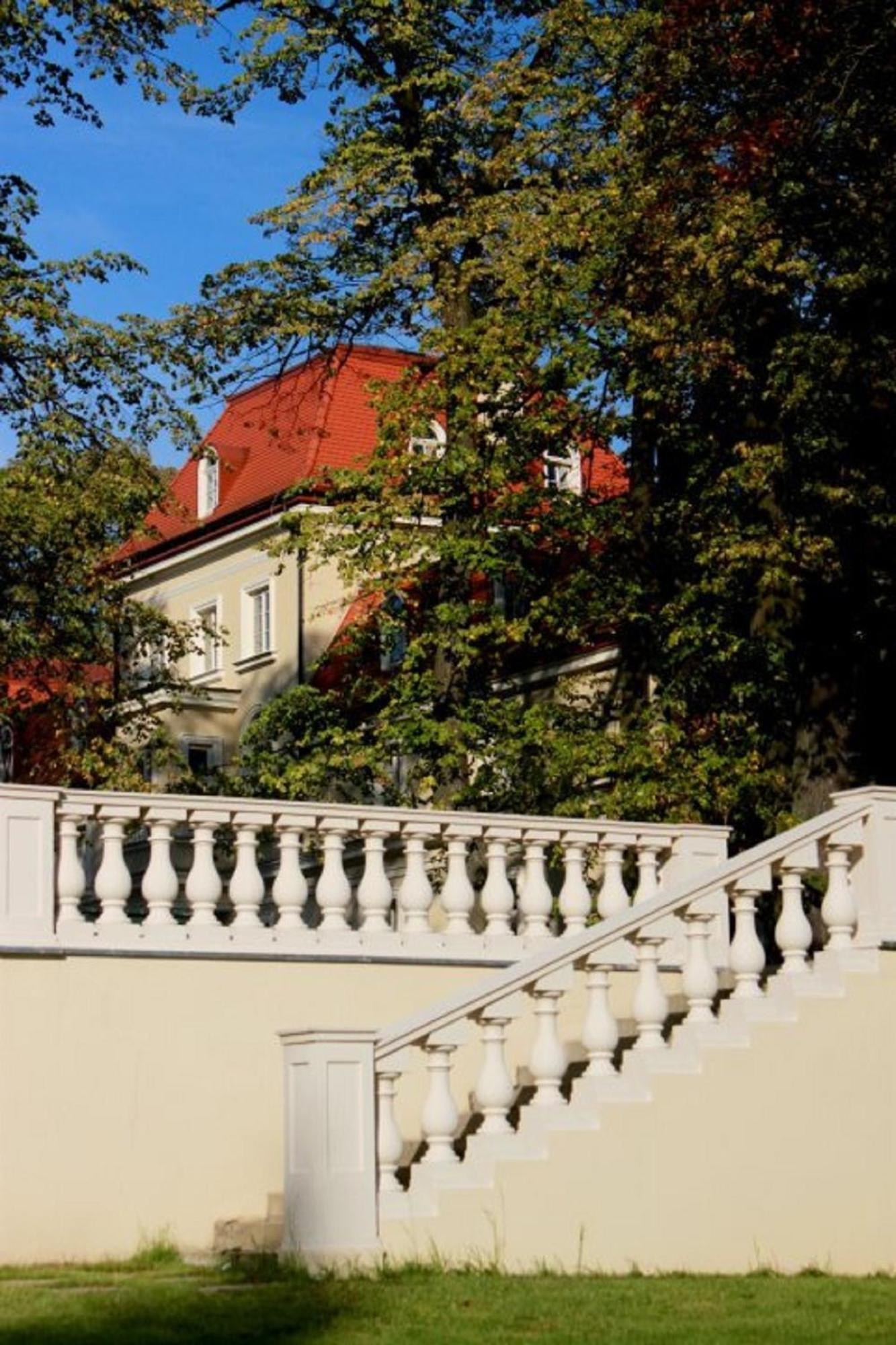 Dwor Sierakow Hotel Екстериор снимка
