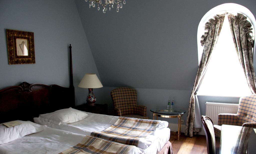 Dwor Sierakow Hotel Екстериор снимка