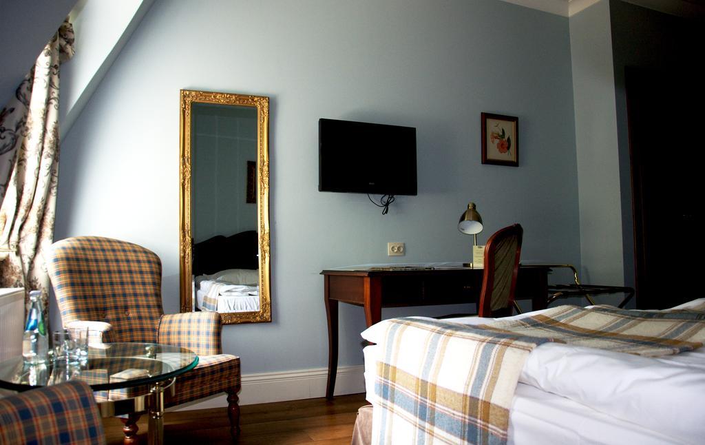 Dwor Sierakow Hotel Екстериор снимка