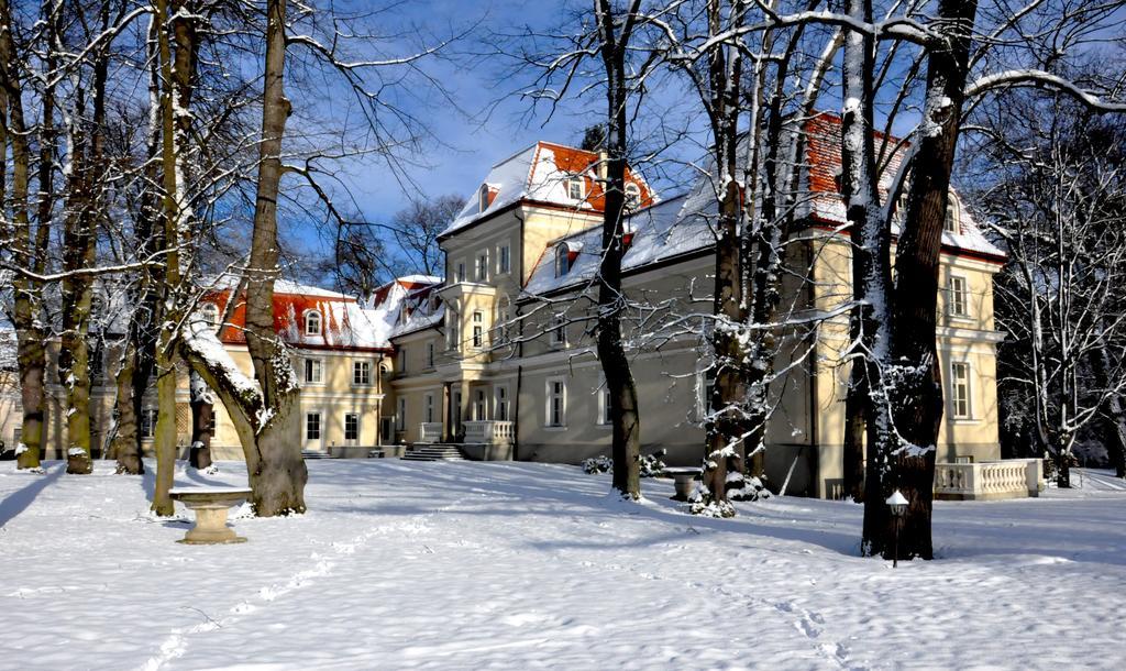 Dwor Sierakow Hotel Екстериор снимка